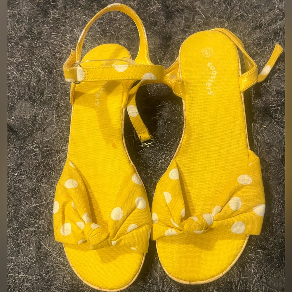 Y2k Yellow & White Polka Dot Wedge Sandals! - Picture 3 of 16